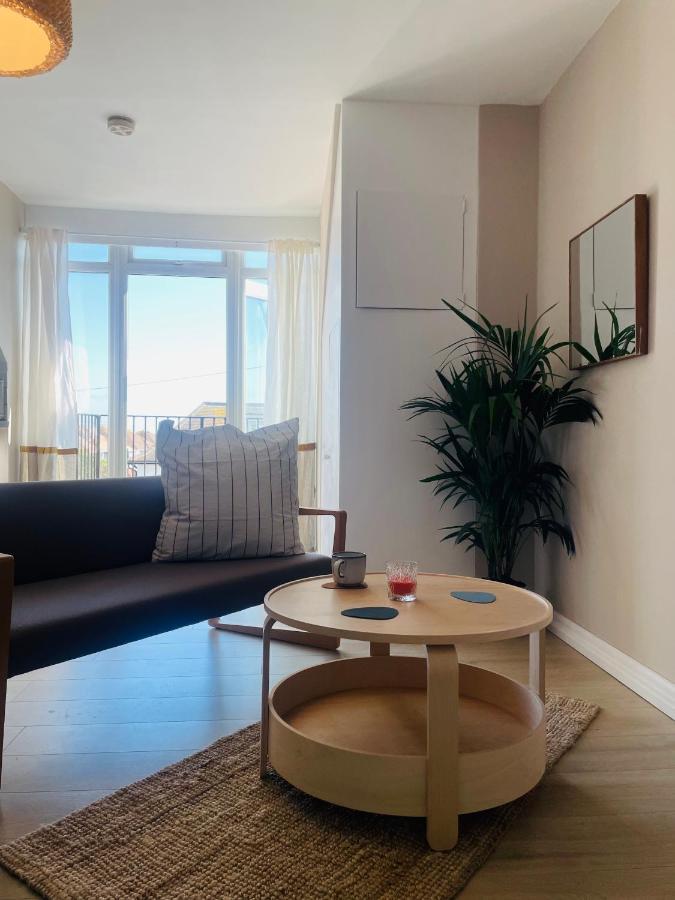 Apartment Lovely Bijou Loft Apt, One Road Back From The Sea Worthing