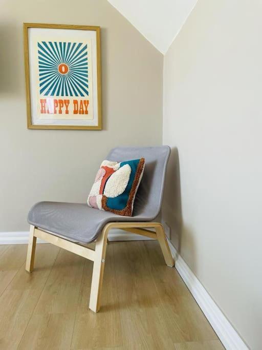 Lovely Bijou Loft Apt, One Road Back From The Sea * Worthing
